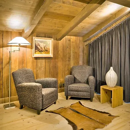 Les Bossons Chalet Sleeps 6 Wifi Domek alpejski *